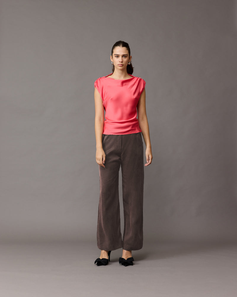 BEIGNET PANT CHOCOLATE | High-waisted straight-leg pant designed in a soft chocolate cupro. These pants feature a waistband with belt loops and 2 side pockets.