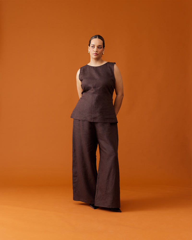 ANDIE LINEN PANT JAVA | Palazzo style elastic waist pants with a tie, in a light-weight java coloured linen. These pants are high waisted, uncomplicated, and classically cool.
