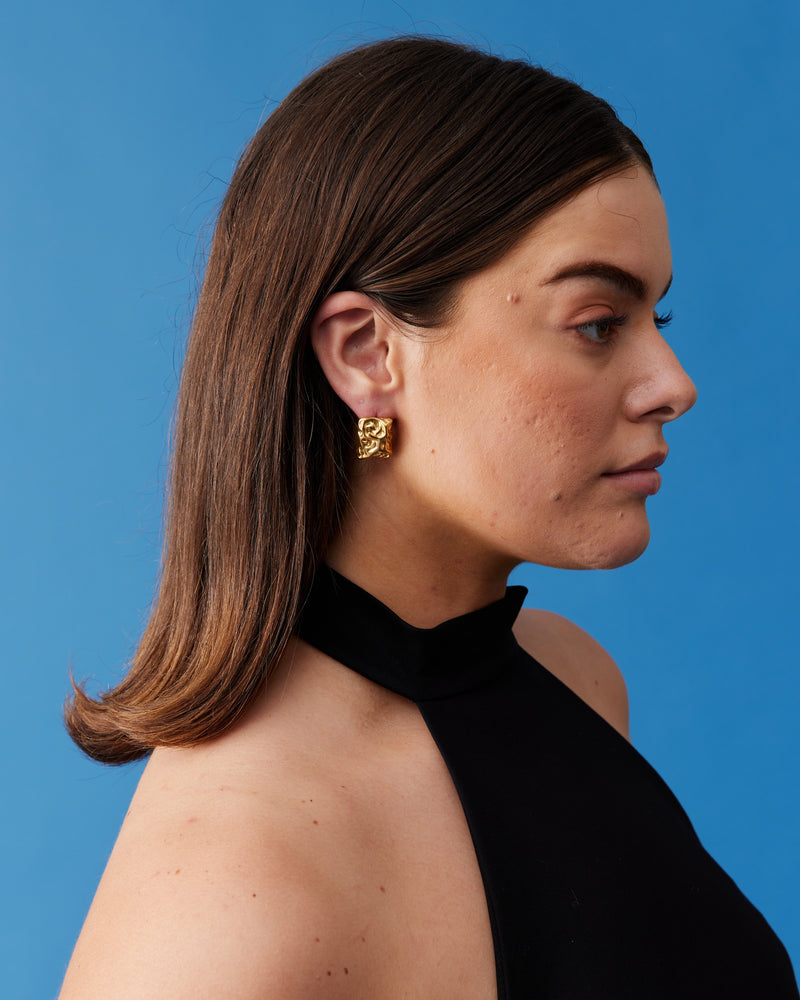 THEA STUDS GOLD | Textured rectangle stud earrings designed in a gold colour.