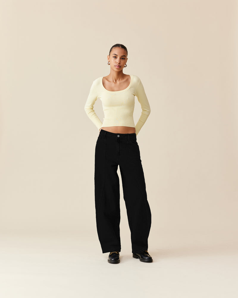 BUZZ PANT BLACK | Barrel-leg pant designed in a mid-weight cotton drill fabric. Sits mid-waisted and features panel detailing down the front that wraps to the side seam.
