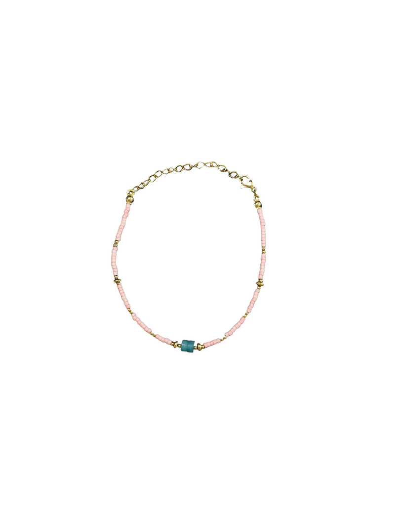 PACO BRACELET PINK | Beaded style bracelet designed with an assortment of natural stone beads and gold ball beads. This dainty piece will add a beachy feel to any outfit and is perfect for layering with multiple bracelets.