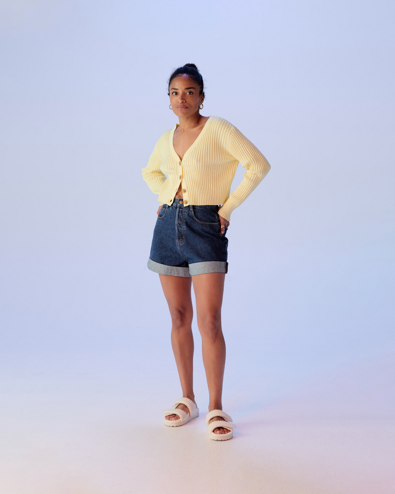 MAC DENIM SHORT INDIGO | High-waisted cuffed denim short, in a vintage inspired indigo denim with light stretch. Finished with gold button detailing and contrast stitching, these shorts are a 70's daydream.